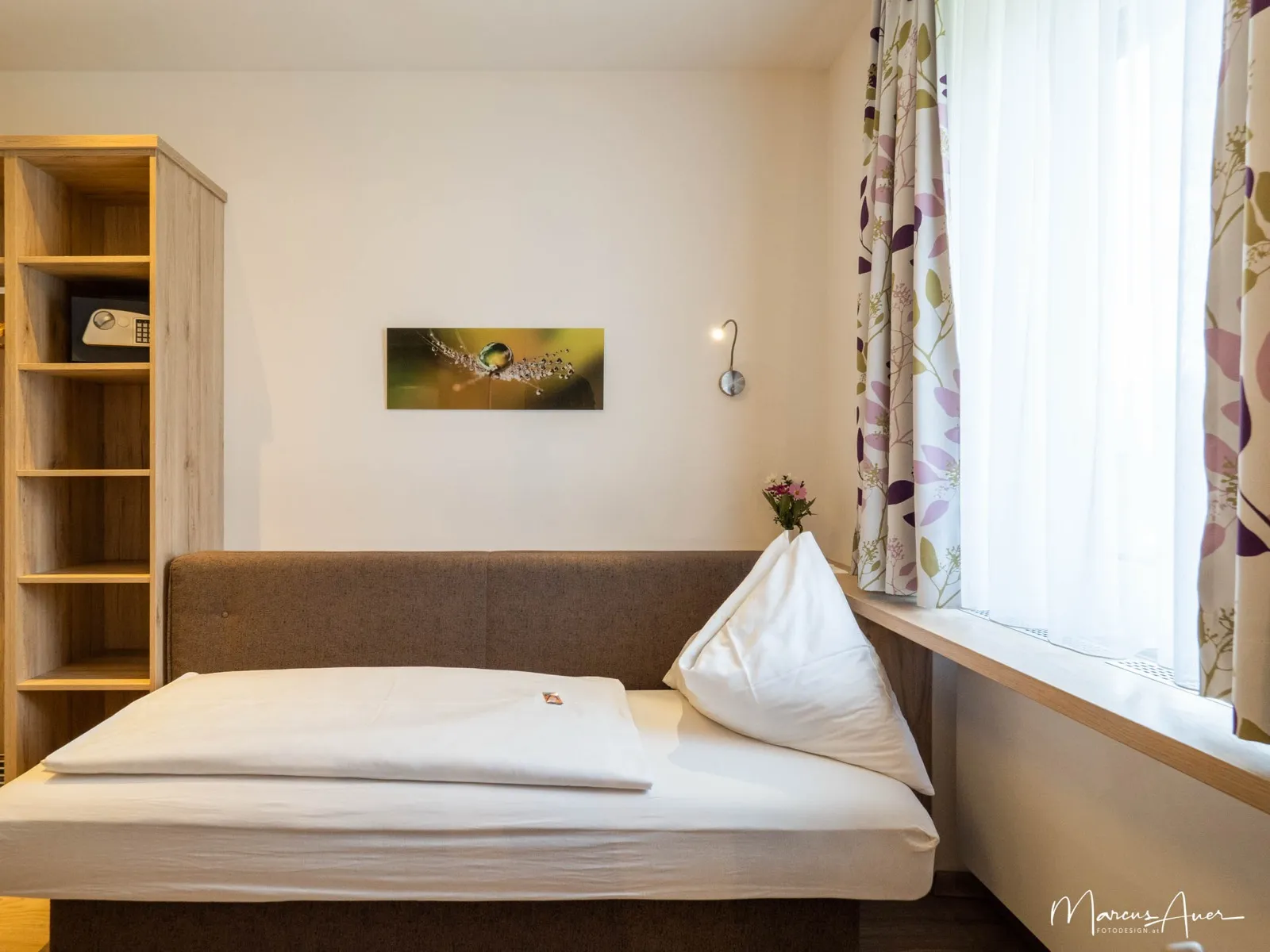 FZ Economy — Couch